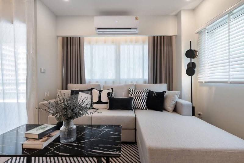 Thonglor Tower, Bangkok, Soi Thonglor, Sukhumvit 55 Road, Khlongtoei Nua, Watthana, Bangkok, 3 Bedrooms, 100 sqm, Condo For Sale, by Nat Tantirapan, 500618705 - DDproperty.com