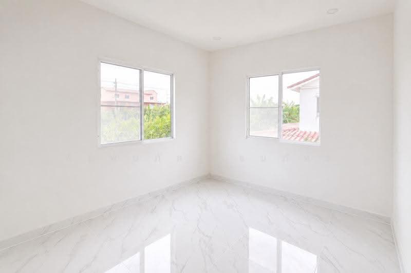 Renovated Townhouse: Pruksa 64/1, Khlong 3, Pathum Thani, Pathum Thani, ถนนเลียบคลองสาม, Khlong Sam, Khlong Luang, Pathum Thani, 4 Bedrooms, 136 sqm, Townhouse For Sale, by พิมพ์นภัส ภูธนภัทร, 500618735 - DDproperty.com
