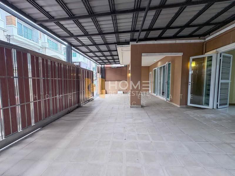 Suetrong Grand Home, Bangkok, Soi Phahonyothin 34, Sena Nikhom, Chatuchak, Bangkok, 4 Bedrooms, 300 sqm, Townhouse For Sale, by HOME Real Estate Service, 500618804 - DDproperty.com