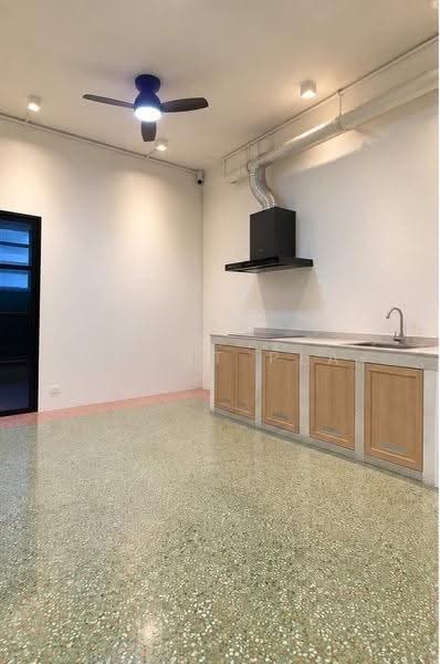 Urgent Lease Takeover! Minimalist-style hair salon + nail zone near BTS On Nut, Bangkok, Phra Kanong Nua, Watthana, Bangkok, , 172 sqm, Business For Sale, by Agent Pla, 500618813 - DDproperty.com