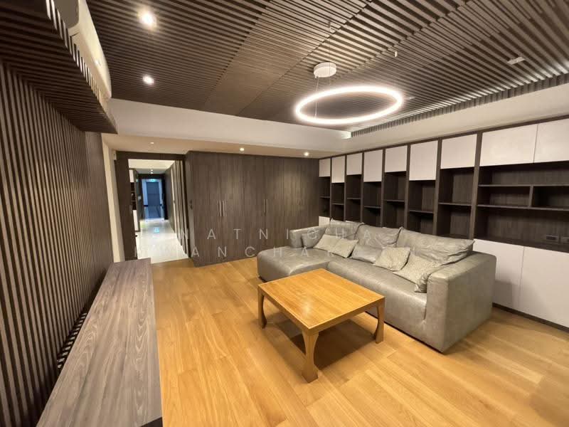 Royal Castle Sukhumvit, Bangkok, 30 Soi Sukhumvit 39, Khlongtoei Nua, Watthana, Bangkok, 3 Bedrooms, 190 sqm, Condo For Rent, by Natnicha Kwancharoen, 500618867 - DDproperty.com