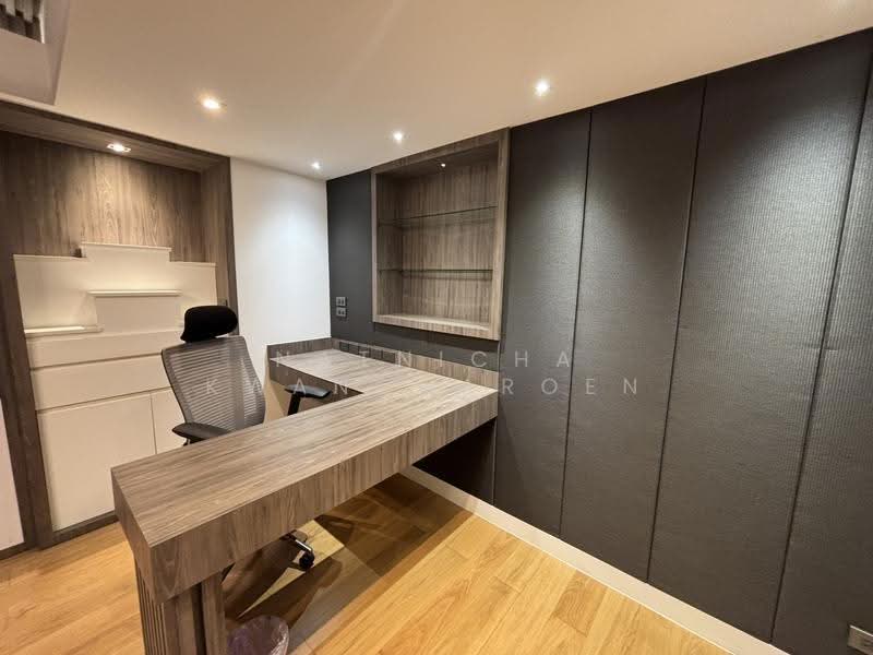 Royal Castle Sukhumvit, Bangkok, 30 Soi Sukhumvit 39, Khlongtoei Nua, Watthana, Bangkok, 3 Bedrooms, 190 sqm, Condo For Rent, by Natnicha Kwancharoen, 500618867 - DDproperty.com
