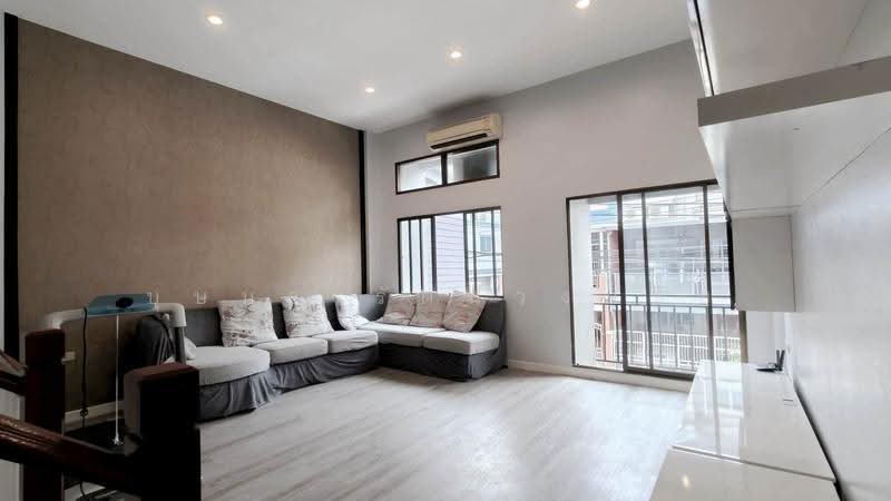 Baan Klang Muang Mengjai Ratchada 2, Bangkok, Soi Sahakanpramoon, Wang Thonglang, Bangkok, 3 Bedrooms, 164 sqm, Townhouse For Rent, by บุษบา รัตนวงษ์ชัย, 500618889 - DDproperty.com