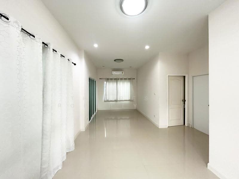 บ้านเดี่ยวบ้านบึง ชลบุรี, Chon Buri (Pattaya), Khlong Kiu, Ban Bung, Chon Buri (Pattaya), 2 Bedrooms, 150 sqm, Single Detached House For Sale, by The Best Property แต้ว, 500618938 - DDproperty.com