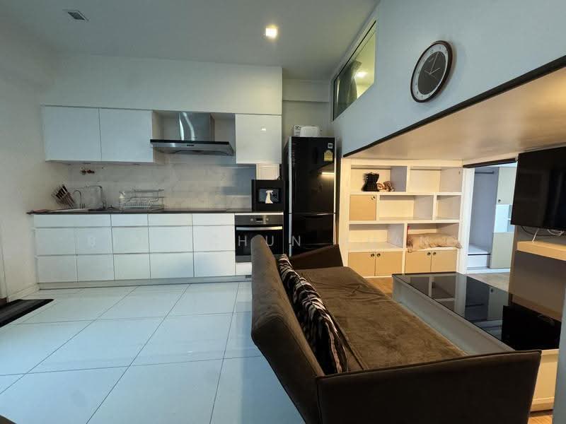 Silom Surawong Condominium, Bangkok, Surawongse, Suriyawong, Bang Rak, Bangkok, 1 Bedroom, 41 sqm, Condo For Rent, by Bing Chun Huang, 500618942 - DDproperty.com