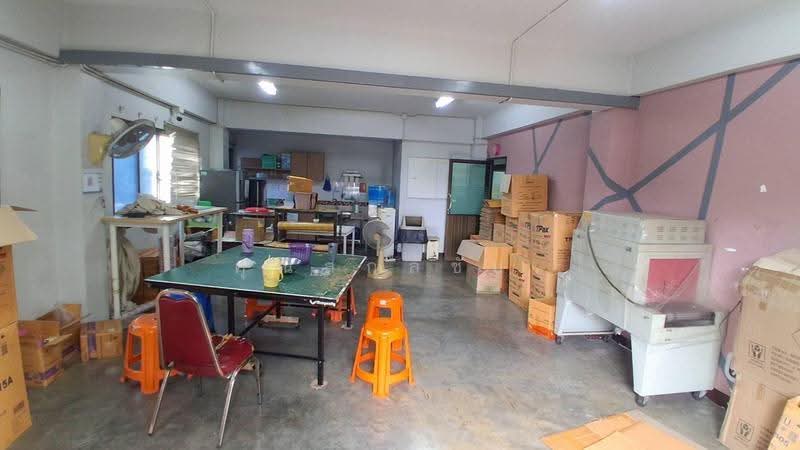 ขายโกดังพร้อมสำนักงาน 4 ชั้น แบริ่ง 31 สุขุมวิท 107 พื้นที่ 1,168 ตร.ม. พร้อมเฟอร์นิเจอร์ครบ, สมุทรปราการ, สำโรงเหนือ, เมืองสมุทรปราการ, สมุทรปราการ, 1,168 ตร.ม., โกดัง-โรงงาน ขาย, โดย คุณสกลชัย, 500619162 - DDproperty.com