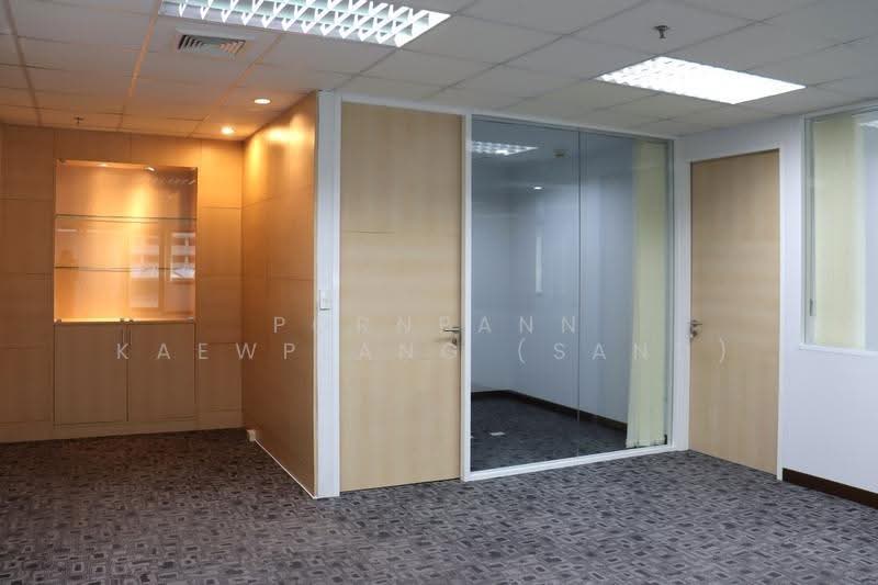 133.27 sq.m. Office for Rent | Prime Ploenchit-Chidlom with Direct BTS Skywalk Access, Bangkok, Lumphini, Pathum Wan, Bangkok, , 133 sqm, Office Space For Rent, by Pornpann Kaewplang (Sand), 500619248 - DDproperty.com