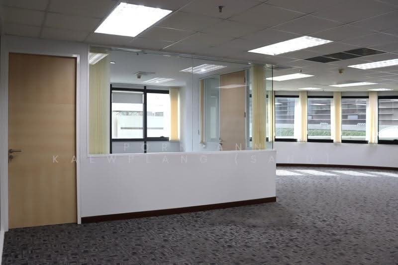 133.27 sq.m. Office for Rent | Prime Ploenchit-Chidlom with Direct BTS Skywalk Access, Bangkok, Lumphini, Pathum Wan, Bangkok, , 133 sqm, Office Space For Rent, by Pornpann Kaewplang (Sand), 500619248 - DDproperty.com