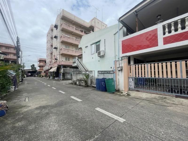 บ้านเดี่ยว 2 ชั้น 50 ตร.ว. บ้านเดี่ยวซอยคุณพระ ซอย6,บ้านเดี่ยวซอยคลองหลวง27/6, Pathum Thani, ถนนพหลโยธิน, Khlong Nung, Khlong Luang, Pathum Thani, 10+ Bedrooms, 300 sqm, Single Detached House For Sale, by คุณ ศรินรัตน์ ศิรเกียรติสกุล (เป้ย), 500619437 - DDproperty.com