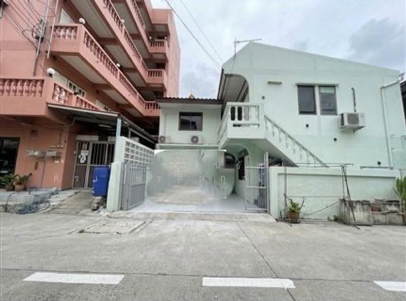 บ้านเดี่ยว 2 ชั้น 50 ตร.ว. บ้านเดี่ยวซอยคุณพระ ซอย6,บ้านเดี่ยวซอยคลองหลวง27/6, Pathum Thani, ถนนพหลโยธิน, Khlong Nung, Khlong Luang, Pathum Thani, 10+ Bedrooms, 300 sqm, Single Detached House For Sale, by คุณ ศรินรัตน์ ศิรเกียรติสกุล (เป้ย), 500619437 - DDproperty.com