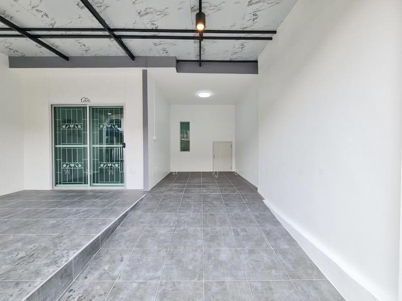 Renovated Townhouse: Pruksa 96/1, Khlong Luang, Pathum Thani, Pathum Thani, ถนนเลียบคลองสอง, Khlong Song, Khlong Luang, Pathum Thani, 3 Bedrooms, 70 sqm, Townhouse For Sale, by พิมพ์นภัส ภูธนภัทร, 500619504 - DDproperty.com