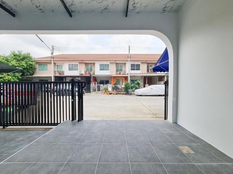 Renovated Townhouse: Pruksa 96/1, Khlong Luang, Pathum Thani, Pathum Thani, ถนนเลียบคลองสอง, Khlong Song, Khlong Luang, Pathum Thani, 3 Bedrooms, 70 sqm, Townhouse For Sale, by พิมพ์นภัส ภูธนภัทร, 500619504 - DDproperty.com