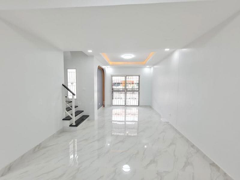 Renovated Townhouse: Pruksa 96/1, Khlong Luang, Pathum Thani, Pathum Thani, ถนนเลียบคลองสอง, Khlong Song, Khlong Luang, Pathum Thani, 3 Bedrooms, 70 sqm, Townhouse For Sale, by พิมพ์นภัส ภูธนภัทร, 500619504 - DDproperty.com