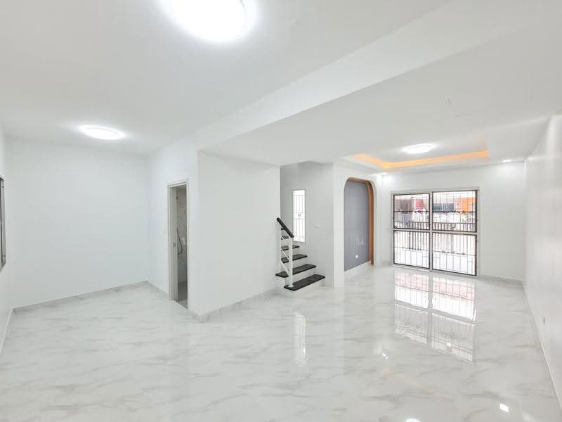 Renovated Townhouse: Pruksa 96/1, Khlong Luang, Pathum Thani, Pathum Thani, ถนนเลียบคลองสอง, Khlong Song, Khlong Luang, Pathum Thani, 3 Bedrooms, 70 sqm, Townhouse For Sale, by พิมพ์นภัส ภูธนภัทร, 500619504 - DDproperty.com