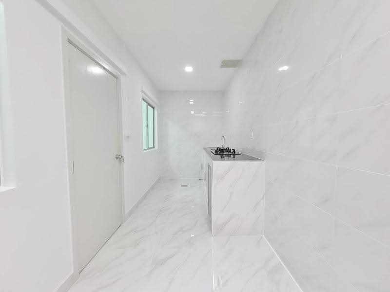 Renovated Townhouse: Pruksa 96/1, Khlong Luang, Pathum Thani, Pathum Thani, ถนนเลียบคลองสอง, Khlong Song, Khlong Luang, Pathum Thani, 3 Bedrooms, 70 sqm, Townhouse For Sale, by พิมพ์นภัส ภูธนภัทร, 500619504 - DDproperty.com