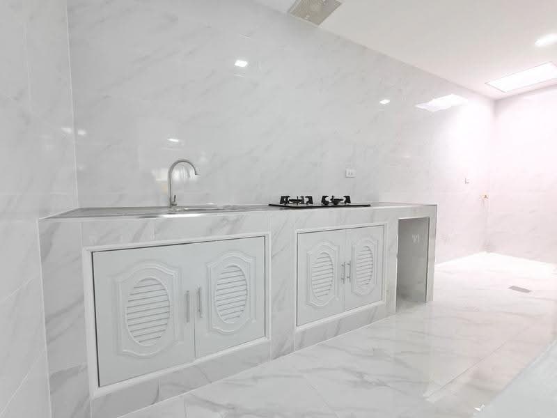 Renovated Townhouse: Pruksa 96/1, Khlong Luang, Pathum Thani, Pathum Thani, ถนนเลียบคลองสอง, Khlong Song, Khlong Luang, Pathum Thani, 3 Bedrooms, 70 sqm, Townhouse For Sale, by พิมพ์นภัส ภูธนภัทร, 500619504 - DDproperty.com