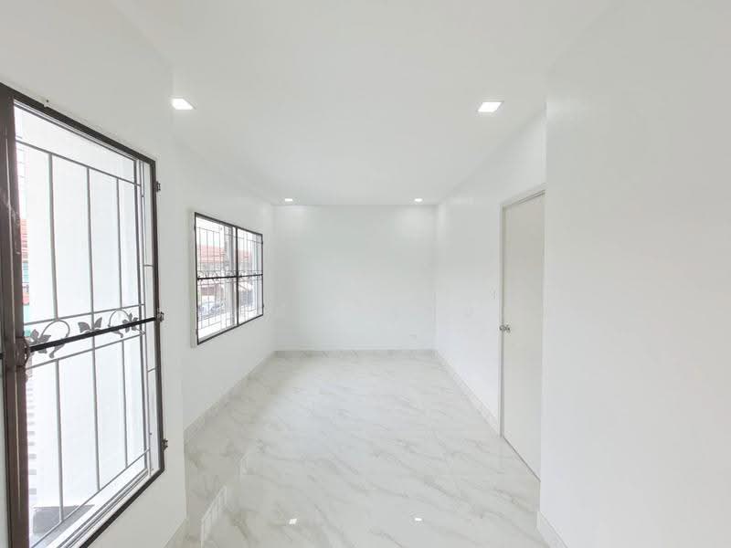 Renovated Townhouse: Pruksa 96/1, Khlong Luang, Pathum Thani, Pathum Thani, ถนนเลียบคลองสอง, Khlong Song, Khlong Luang, Pathum Thani, 3 Bedrooms, 70 sqm, Townhouse For Sale, by พิมพ์นภัส ภูธนภัทร, 500619504 - DDproperty.com