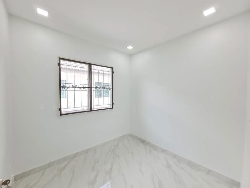 Renovated Townhouse: Pruksa 96/1, Khlong Luang, Pathum Thani, Pathum Thani, ถนนเลียบคลองสอง, Khlong Song, Khlong Luang, Pathum Thani, 3 Bedrooms, 70 sqm, Townhouse For Sale, by พิมพ์นภัส ภูธนภัทร, 500619504 - DDproperty.com