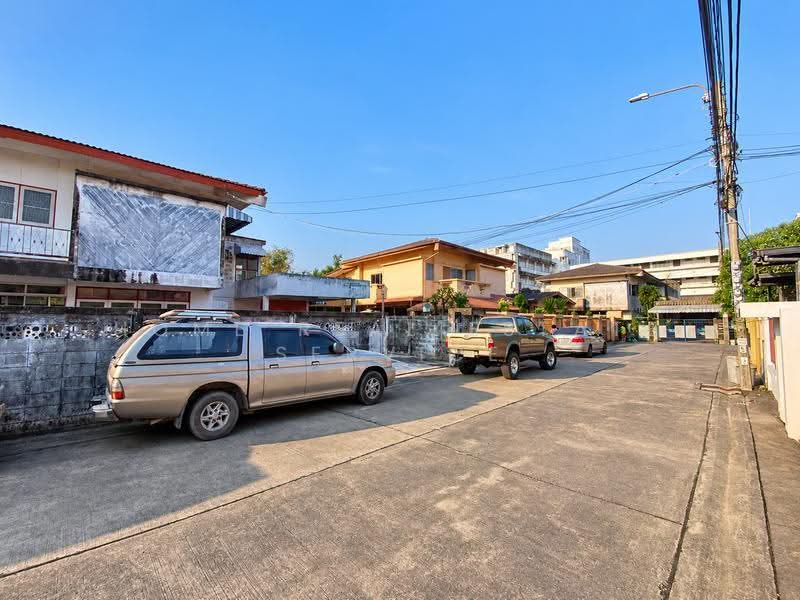 หมู่บ้านอมรพันธ์ 9 รุ่น 1 ซอย เสนานิคม 1, Bangkok, Lat Phrao, Bangkok, 3 Bedrooms, 200 sqm, Single Detached House For Sale, by HOME Real Estate Service, 500619532 - DDproperty.com