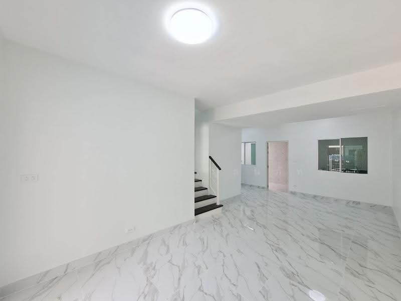 Renovated Townhouse: Pruksa 96/1, Khlong Luang, Pathum Thani, Pathum Thani, ถนนเลียบคลองสอง, Khlong Song, Khlong Luang, Pathum Thani, 3 Bedrooms, 70 sqm, Townhouse For Sale, by พิมพ์นภัส ภูธนภัทร, 500619559 - DDproperty.com