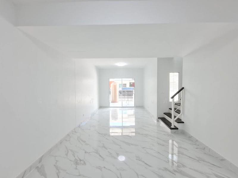 Renovated Townhouse: Pruksa 96/1, Khlong Luang, Pathum Thani, Pathum Thani, ถนนเลียบคลองสอง, Khlong Song, Khlong Luang, Pathum Thani, 3 Bedrooms, 70 sqm, Townhouse For Sale, by พิมพ์นภัส ภูธนภัทร, 500619559 - DDproperty.com
