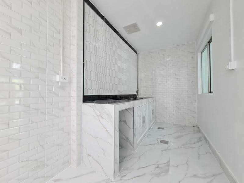Renovated Townhouse: Pruksa 96/1, Khlong Luang, Pathum Thani, Pathum Thani, ถนนเลียบคลองสอง, Khlong Song, Khlong Luang, Pathum Thani, 3 Bedrooms, 70 sqm, Townhouse For Sale, by พิมพ์นภัส ภูธนภัทร, 500619559 - DDproperty.com