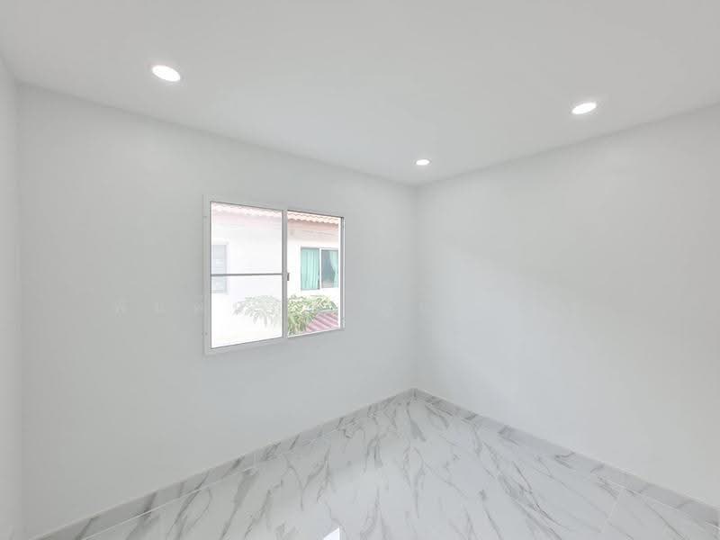 Renovated Townhouse: Pruksa 96/1, Khlong Luang, Pathum Thani, Pathum Thani, ถนนเลียบคลองสอง, Khlong Song, Khlong Luang, Pathum Thani, 3 Bedrooms, 70 sqm, Townhouse For Sale, by พิมพ์นภัส ภูธนภัทร, 500619559 - DDproperty.com