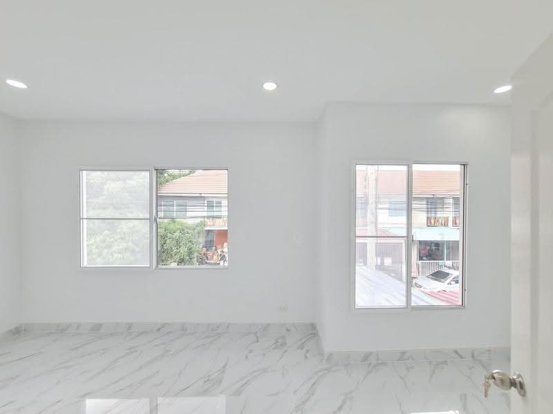 Renovated Townhouse: Pruksa 96/1, Khlong Luang, Pathum Thani, Pathum Thani, ถนนเลียบคลองสอง, Khlong Song, Khlong Luang, Pathum Thani, 3 Bedrooms, 70 sqm, Townhouse For Sale, by พิมพ์นภัส ภูธนภัทร, 500619559 - DDproperty.com