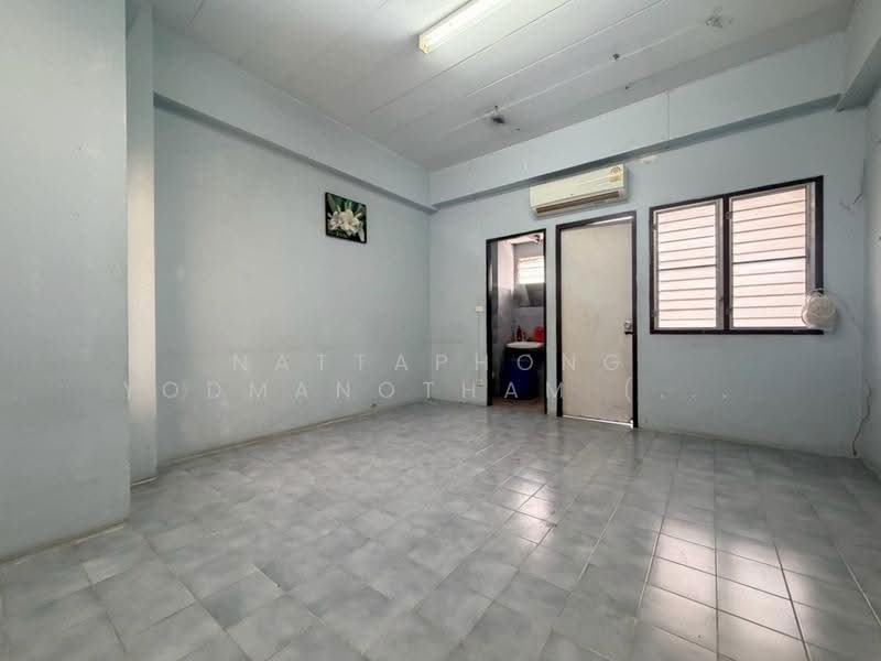 Land with a 5-Story Residential Building and a 2-Story Residential House, Bangkok, ซอยจรัญสนิทวงศ์ 97, Bang O, Bang Phlat, Bangkok, , 1,120 sqm, Shophouse For Sale, by NATTAPHONG Yodmanotham (K. Book), 500619568 - DDproperty.com