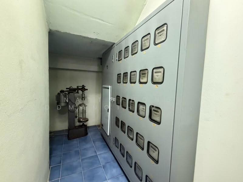 Land with a 5-Story Residential Building and a 2-Story Residential House, Bangkok, ซอยจรัญสนิทวงศ์ 97, Bang O, Bang Phlat, Bangkok, , 1,120 sqm, Shophouse For Sale, by NATTAPHONG Yodmanotham (K. Book), 500619568 - DDproperty.com
