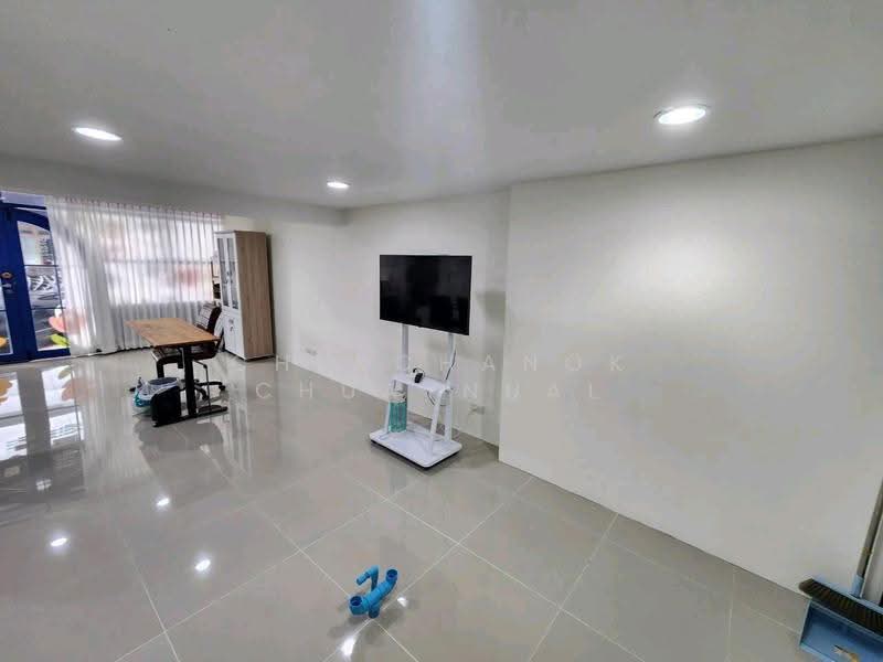 Home Office 5 ชั้น ติด MRT บางแค ที่ดิน19ตรวา. พื้นที่ใช้สอย 380ตรม. 4ห้องนอน 4ห้องน้ำ ขายเพียง 10.5, Bangkok, Bang Khae, Bangkok, , 380 sqm, Shophouse For Sale, by Chekchanok Chuaynual, 500619617 - DDproperty.com