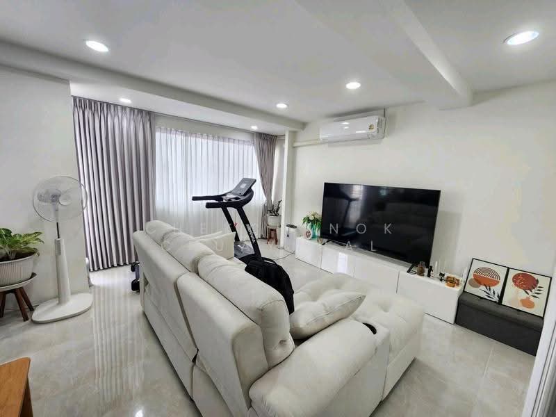 Home Office 5 ชั้น ติด MRT บางแค ที่ดิน19ตรวา. พื้นที่ใช้สอย 380ตรม. 4ห้องนอน 4ห้องน้ำ ขายเพียง 10.5, Bangkok, Bang Khae, Bangkok, , 380 sqm, Shophouse For Sale, by Chekchanok Chuaynual, 500619617 - DDproperty.com