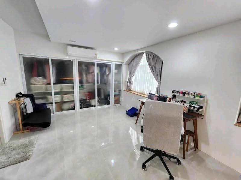 Home Office 5 ชั้น ติด MRT บางแค ที่ดิน19ตรวา. พื้นที่ใช้สอย 380ตรม. 4ห้องนอน 4ห้องน้ำ ขายเพียง 10.5, Bangkok, Bang Khae, Bangkok, , 380 sqm, Shophouse For Sale, by Chekchanok Chuaynual, 500619617 - DDproperty.com