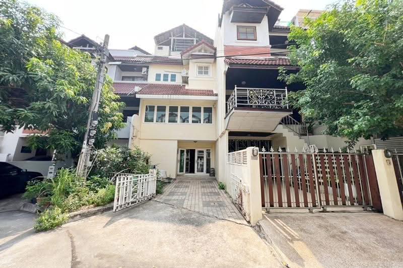 Neppark Villa, Bangkok, 99/106 Prasert Manukit Road, Chorake Bua, Lat Phrao, Bangkok, 4 Bedrooms, 320 sqm, Townhouse For Sale, by คุณบี, 500619637 - DDproperty.com