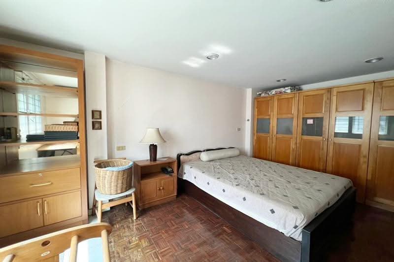 Neppark Villa, Bangkok, 99/106 Prasert Manukit Road, Chorake Bua, Lat Phrao, Bangkok, 4 Bedrooms, 320 sqm, Townhouse For Sale, by คุณบี, 500619637 - DDproperty.com