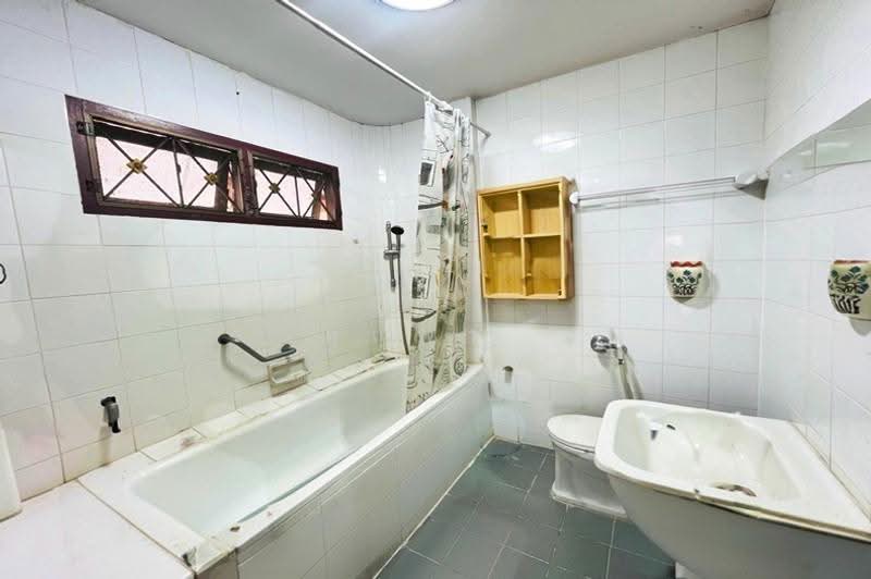 หมู่บ้านศศิญา, Bangkok, Si Khan, Don Mueang, Bangkok, 4 Bedrooms, 150 sqm, Semi-Detached House (Twin House) For Sale, by คุณจ๋า, 500619674 - DDproperty.com