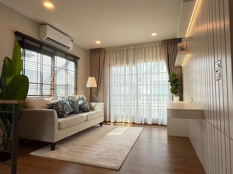Centro Bangna, Samut Prakan, 111 Soi 3, Bang Kaeo, Bang Plee, Samut Prakan, 4 Bedrooms, 265 sqm, Single Detached House For Rent, by Ivy Jang, 500619747 - DDproperty.com