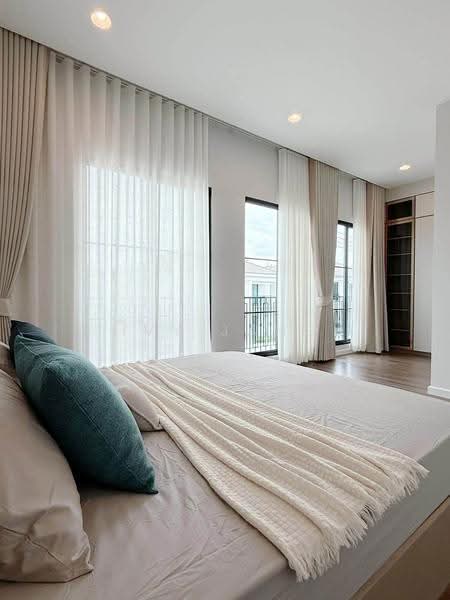 Setthasiri Serithai, Bangkok, Kanchanaphisek 11/3 Intersection 4, Khan Na Yao, Bangkok, 4 Bedrooms, 250 sqm, Single Detached House For Rent, by Ivy Jang, 500619765 - DDproperty.com