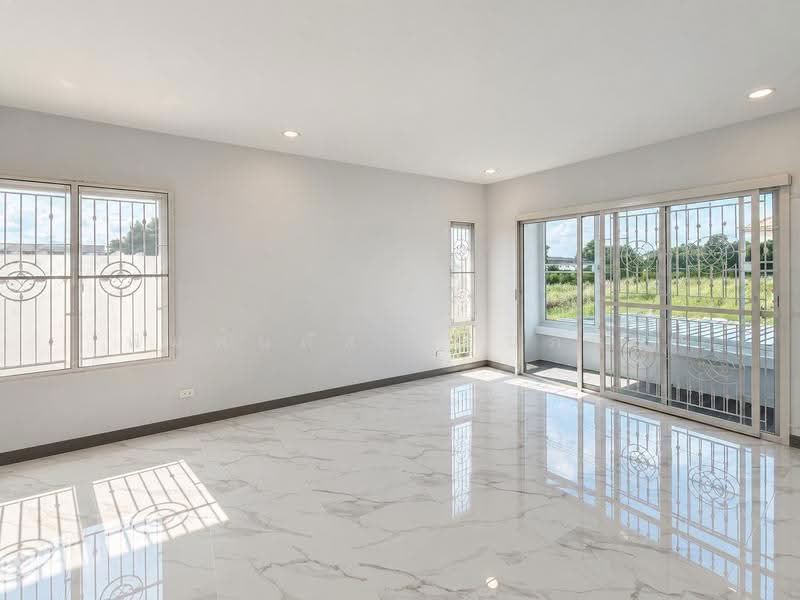 Renovated Detached House: Pruksa Village 24, Pathum Thani, Pathum Thani, ถนนเลียบคลองรังสิต, Prachathipat, Thanyaburi, Pathum Thani, 4 Bedrooms, 204 sqm, Single Detached House For Sale, by พิมพ์นภัส ภูธนภัทร, 500619809 - DDproperty.com