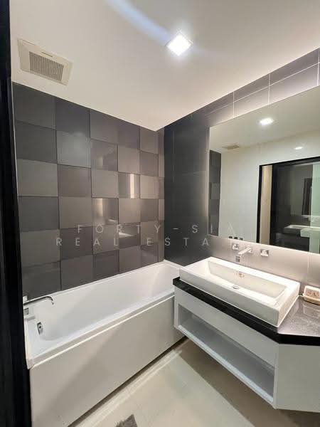 Ivy Ampio, Bangkok, 48 Ratchadaphisek Road, Huai Khwang, Bangkok, 1 Bedroom, 44 sqm, Condo For Rent, by Forty-Six Real Estate Group, 500619853 - DDproperty.com