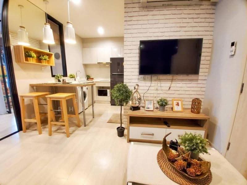 Life Asoke, Bangkok, Asoke-Dindang Road, Bang Kapi, Huai Khwang, Bangkok, 1 Bedroom, 37 sqm, Condo For Rent, by Piyathida Phanchomphu, 500619943 - DDproperty.com