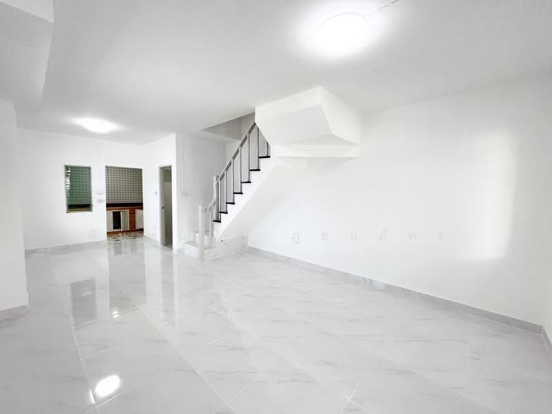 Baan Phrueksa D, Pathum Thani, Liab Klong Sam Road, Khlong Sam, Khlong Luang, Pathum Thani, 2 Bedrooms, 96 sqm, Townhouse For Sale, by พิมพ์นภัส ภูธนภัทร, 500619973 - DDproperty.com