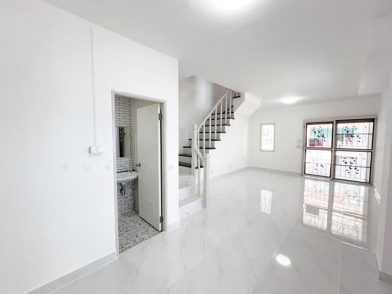 Baan Phrueksa D, Pathum Thani, Liab Klong Sam Road, Khlong Sam, Khlong Luang, Pathum Thani, 2 Bedrooms, 96 sqm, Townhouse For Sale, by พิมพ์นภัส ภูธนภัทร, 500619973 - DDproperty.com