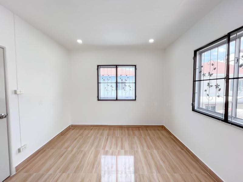 Baan Phrueksa D, Pathum Thani, Liab Klong Sam Road, Khlong Sam, Khlong Luang, Pathum Thani, 2 Bedrooms, 96 sqm, Townhouse For Sale, by พิมพ์นภัส ภูธนภัทร, 500619973 - DDproperty.com