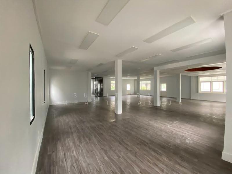 พื้นที่ให้เช่า สีลม บางรัก : Space for rent Silom, Bangrak, กรุงเทพ, สีลม, บางรัก, กรุงเทพ, 85 ตร.ม., พื้นที่ขายของ ให้เช่า, โดย Sumitara Sampattavanija, 500620011 - DDproperty.com