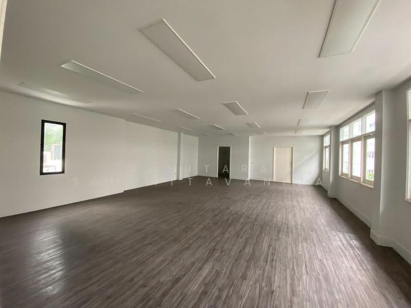 พื้นที่ให้เช่า สีลม บางรัก : Space for rent Silom, Bangrak, กรุงเทพ, สีลม, บางรัก, กรุงเทพ, 85 ตร.ม., พื้นที่ขายของ ให้เช่า, โดย Sumitara Sampattavanija, 500620011 - DDproperty.com