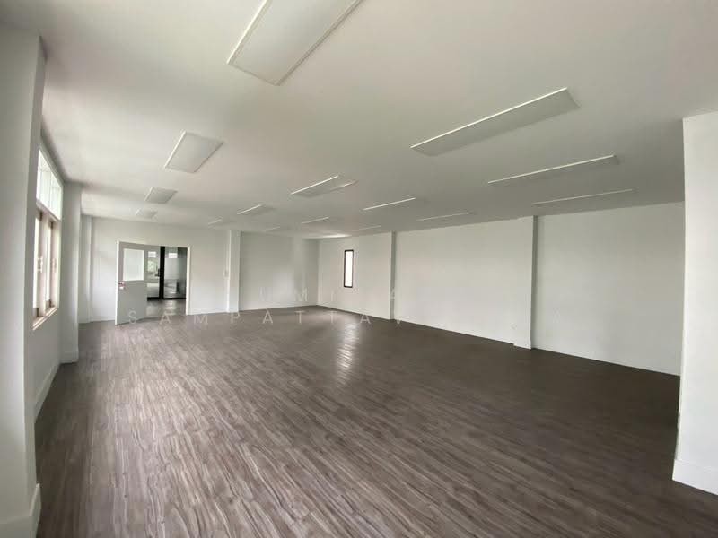 พื้นที่ให้เช่า สีลม บางรัก : Space for rent Silom, Bangrak, กรุงเทพ, สีลม, บางรัก, กรุงเทพ, 85 ตร.ม., พื้นที่ขายของ ให้เช่า, โดย Sumitara Sampattavanija, 500620011 - DDproperty.com