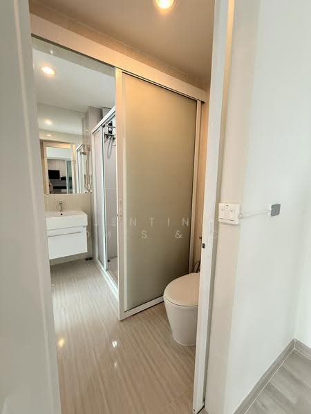 Life Ratchadapisek, Bangkok, 279 Ratchadapisaek Road, Huai Khwang, Bangkok, 2 Bedrooms, 46 sqm, Condo For Sale, by Jentina Homes & Co, 500620015 - DDproperty.com
