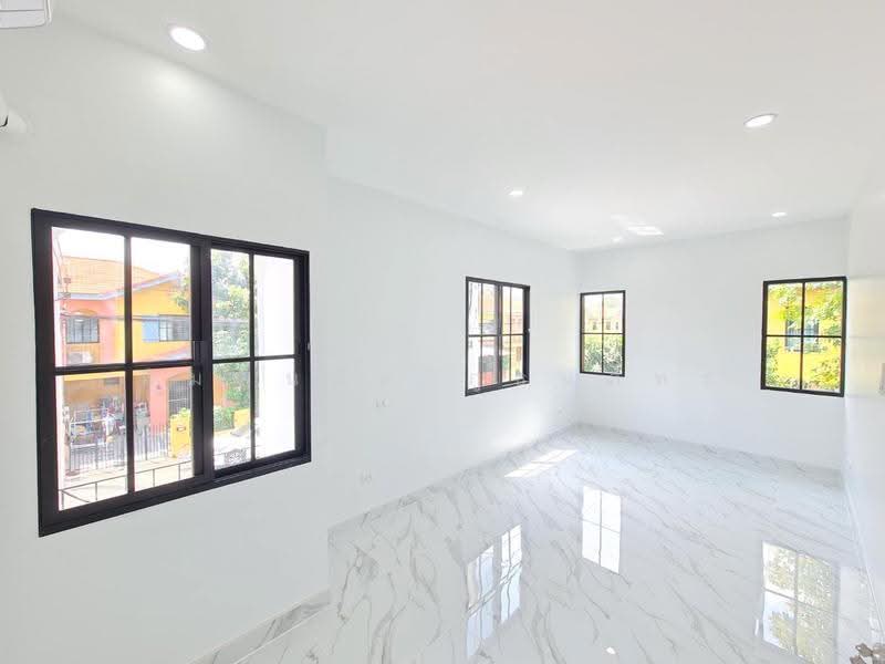The Palazzetto Klongluang, Pathum Thani, Lieb Khlong 3 Road, Khlong Sam, Khlong Luang, Pathum Thani, 3 Bedrooms, 122 sqm, Townhouse For Sale, by พิมพ์นภัส ภูธนภัทร, 500620032 - DDproperty.com