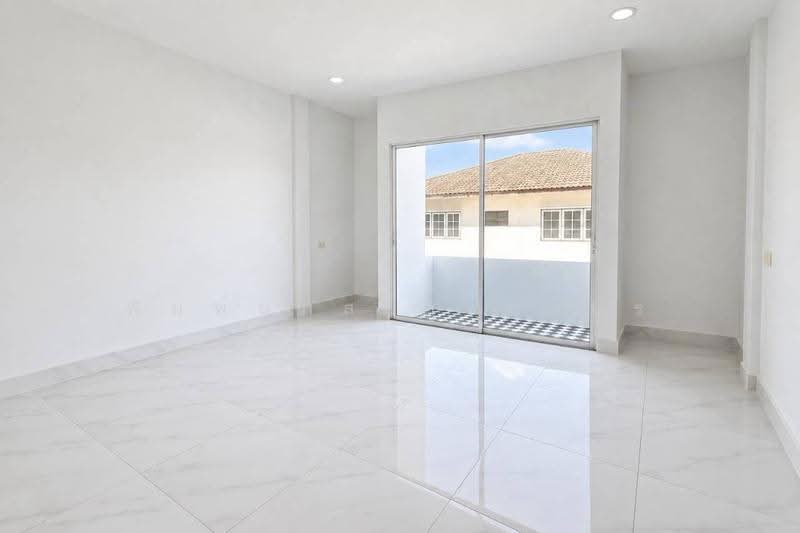 Renovated 3-Storey Townhouse: Nannapat, Don Mueang, Bangkok, Bangkok, ถนนประชาอุทิศ (ทำเลใกล้วัดสีกัน / วัดเวฬุวนาราม), Don Mueang, Bangkok, 4 Bedrooms, 84 sqm, Townhouse For Sale, by พิมพ์นภัส ภูธนภัทร, 500620154 - DDproperty.com